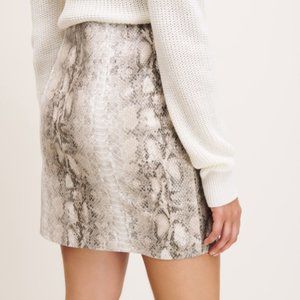 Dynamite womens faux snakeskin skirt (100051809)